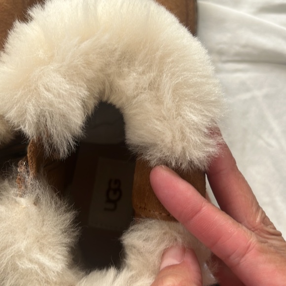 NWOT UGG Genuine Shearling Lined Elowen Bootie - Picture 5 of 10